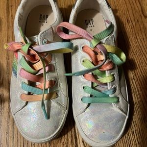 Gap glitter girls sneakers with pastel rainbow laces size 2